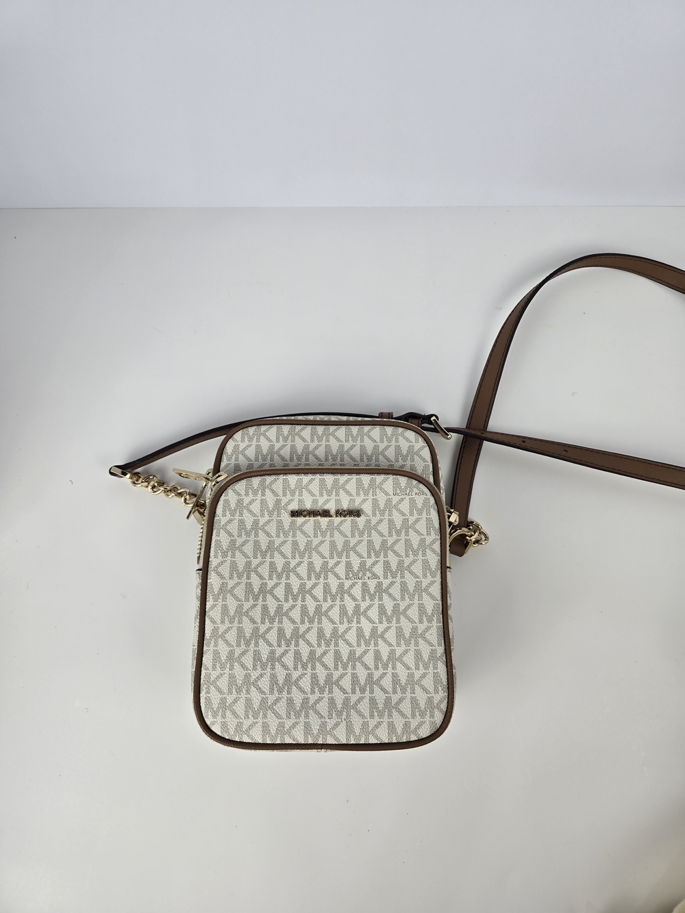 Michael Kors Signature MK Crossbody Bag in Vanilla/Acorn